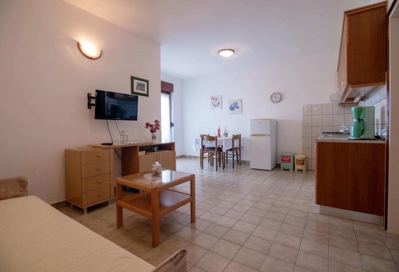 Apartments Dokovic Barbat na Rabu Экстерьер фото
